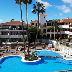 apartment-with-pool-and-gardens-near-the-coast.tenerifehoteles.net/
